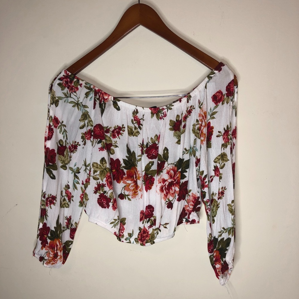 Long Sleeve Floral Crop Top
